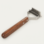 FikaFur OPEN KNOT – Beechwood Dematting Comb (Single-Sided)